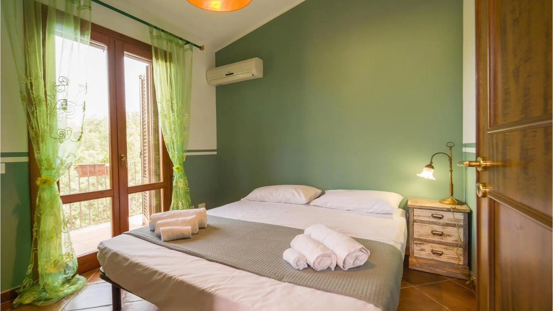 3 Bedroom Stunning Home In Torre Colonna-Sperone Mandra Capreria